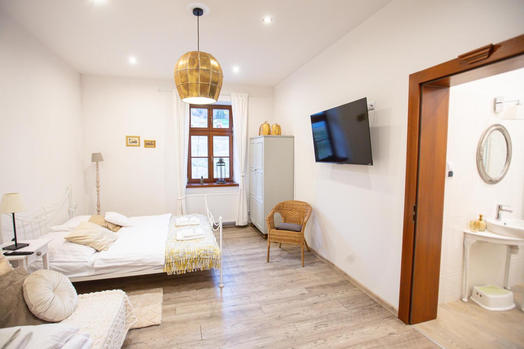 Apartamenty Stacja Kasina Kasina Wielka Εξωτερικό φωτογραφία